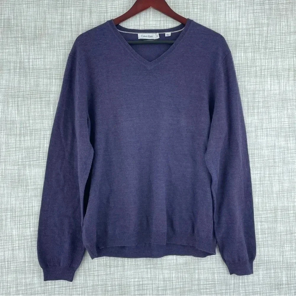 Calvin Klein Mens Size L long sleeve merino wool navy blue sweateer 0126